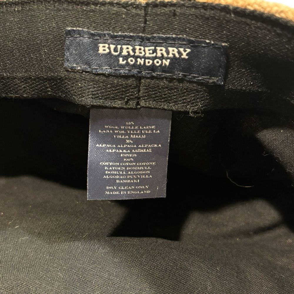 BURBERRY London Wool Cap - Picture 3 of 9